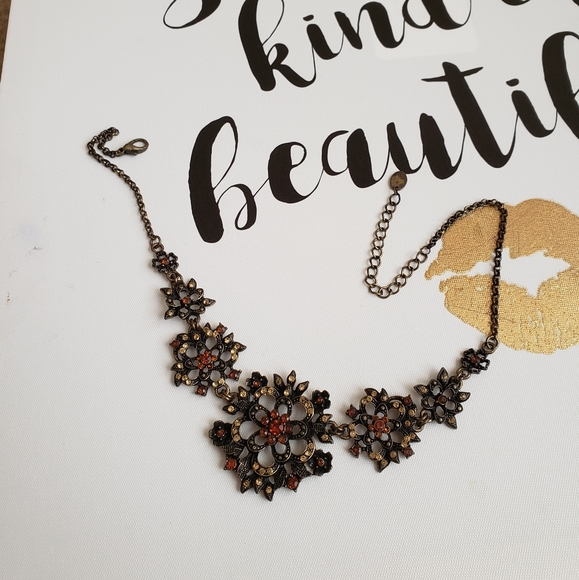 A beautiful bronze necklace with a classic and antique style - Picture 5 of 10